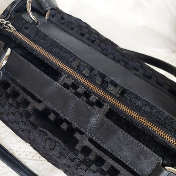 CHANEL Black Velour Velvet CC Bowler Shoulder Bag - Picture 13 of 17